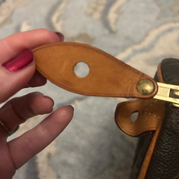 Louis Vuitton Monogram Canvas large Speedy purse - Not included on sale. - Picture 3 of 16